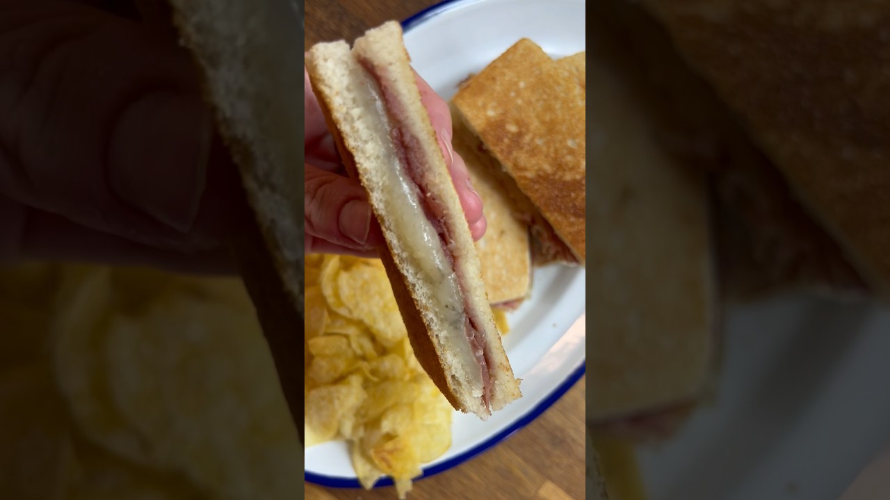 bocadillo jamon y queso