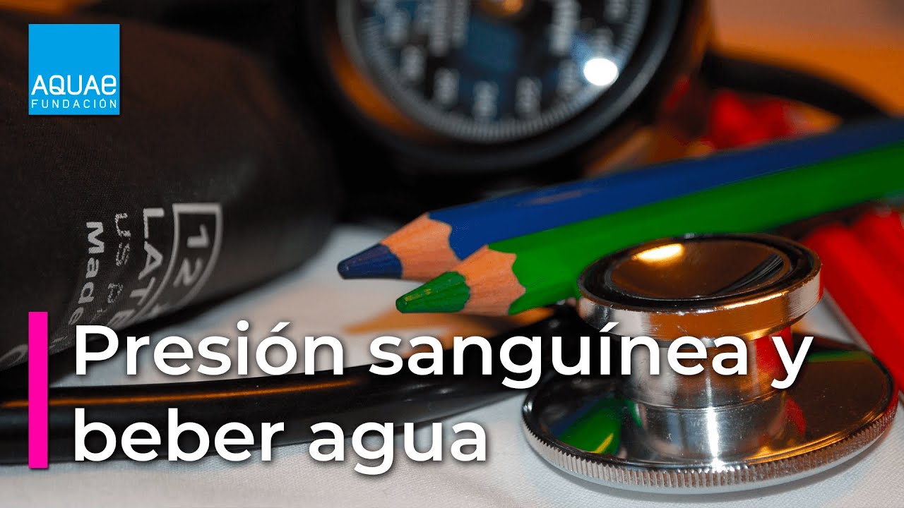 beber agua baja la tensión
