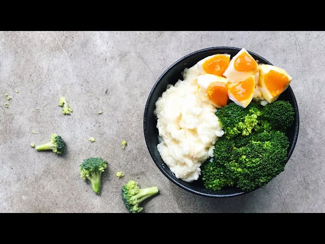 brócoli con patatas y huevo cocido