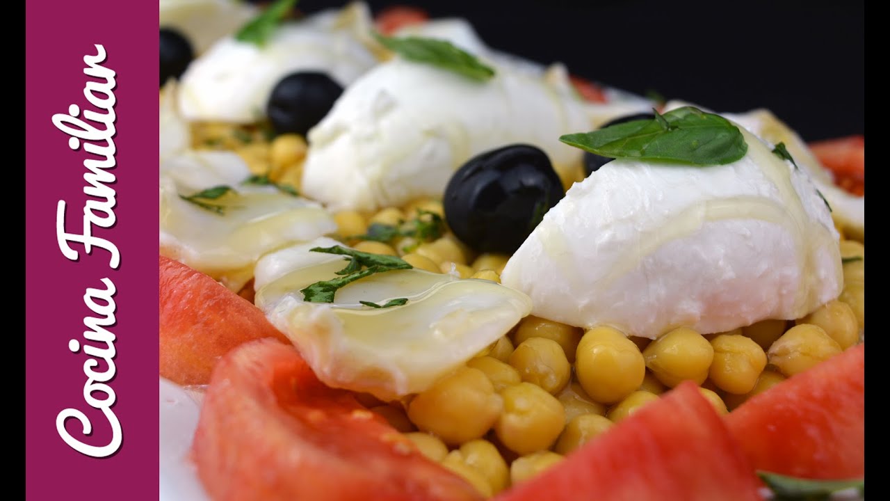 ensalada de garbanzos con verduras y bacalao