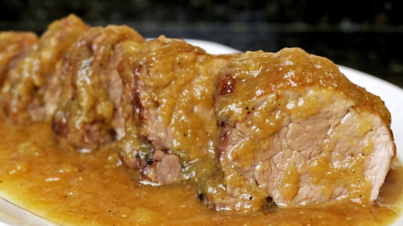 solomillo con salsa de manzana y cebolla caramelizada
