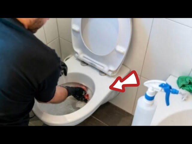 como quitar lo negro del wc