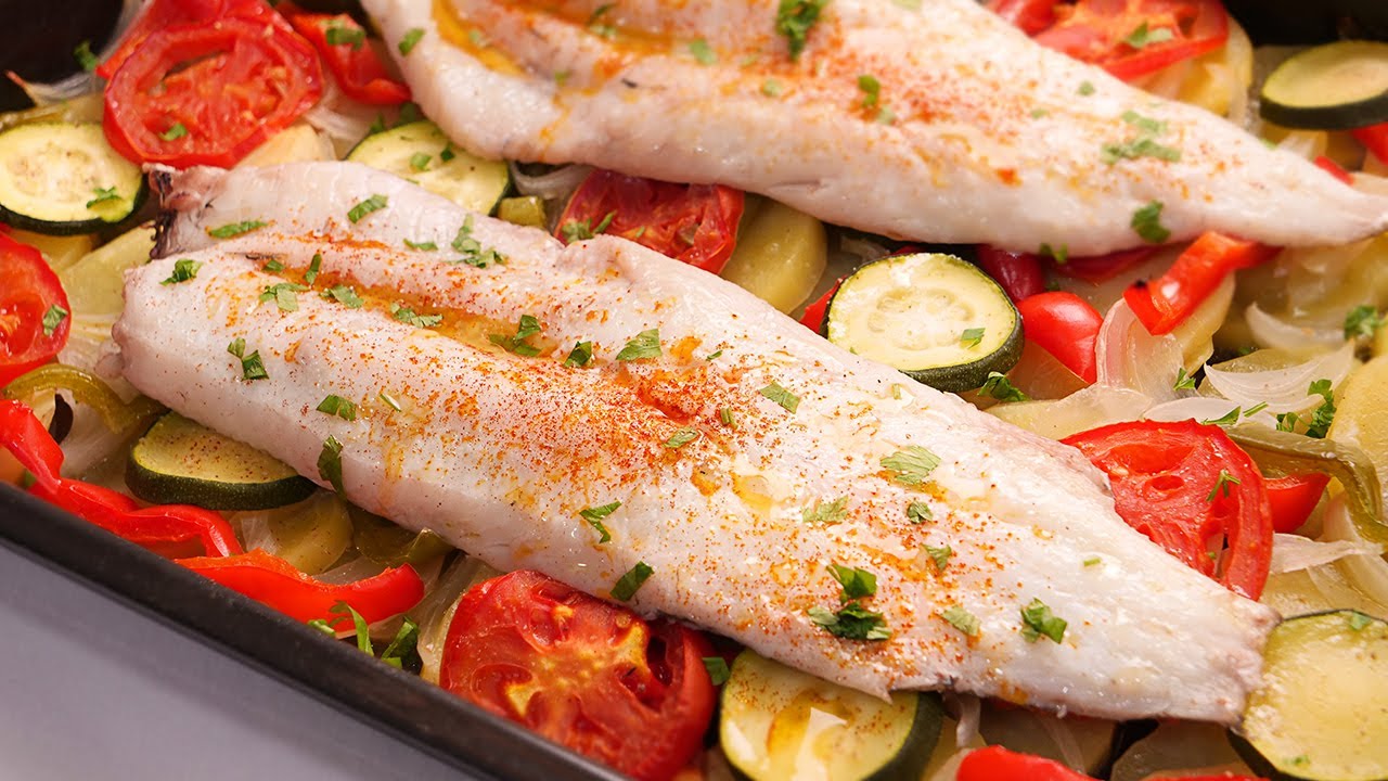 merluza al horno con calabacín y patatas