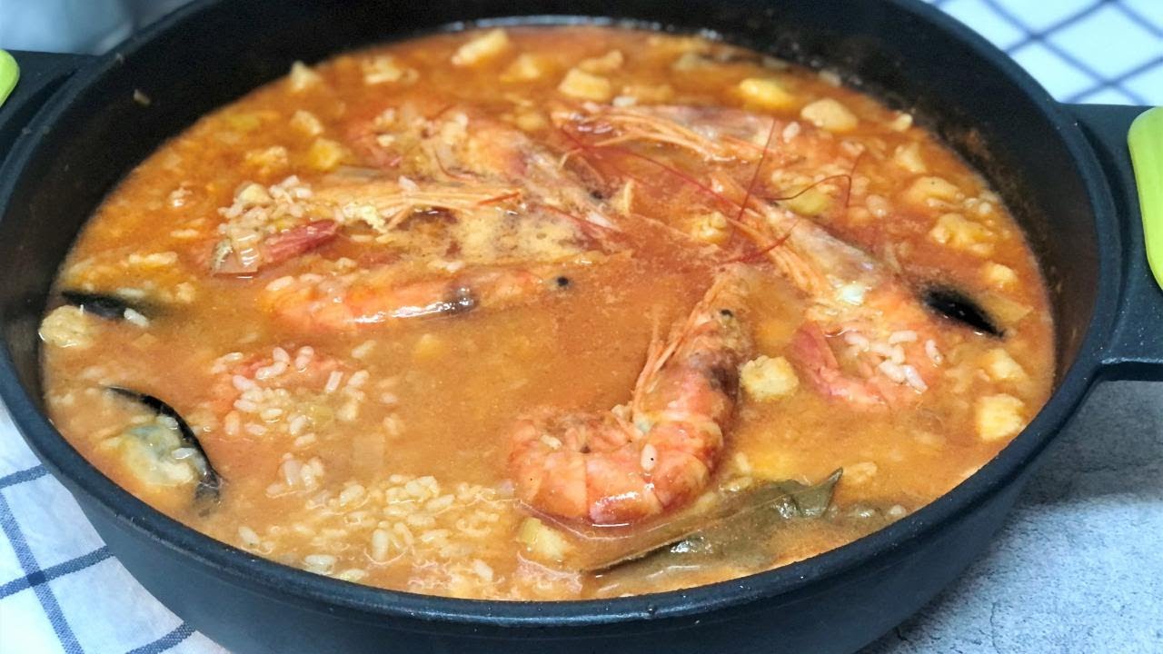 sopa de pescado y arroz